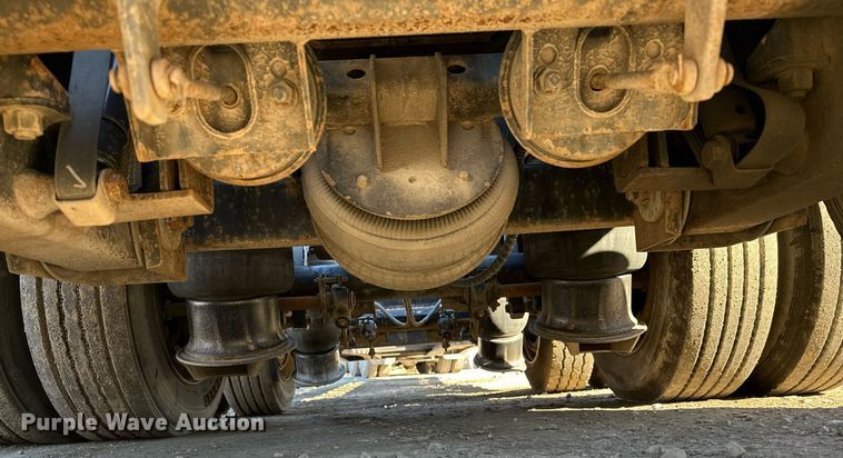 image for item LK9647 2013 Fontaine Magnitude 55H26 lowboy equipment trailer