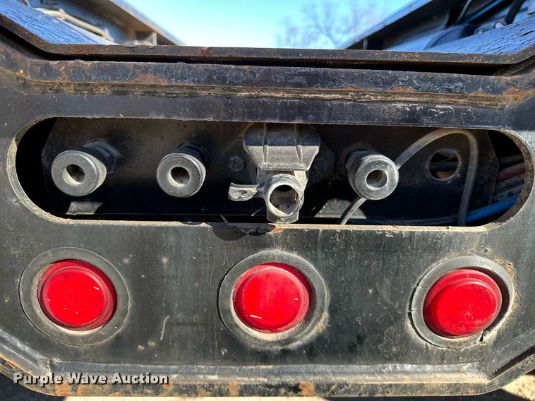 image for item LK9647 2013 Fontaine Magnitude 55H26 lowboy equipment trailer