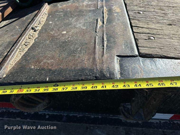 image for item LK9647 2013 Fontaine Magnitude 55H26 lowboy equipment trailer