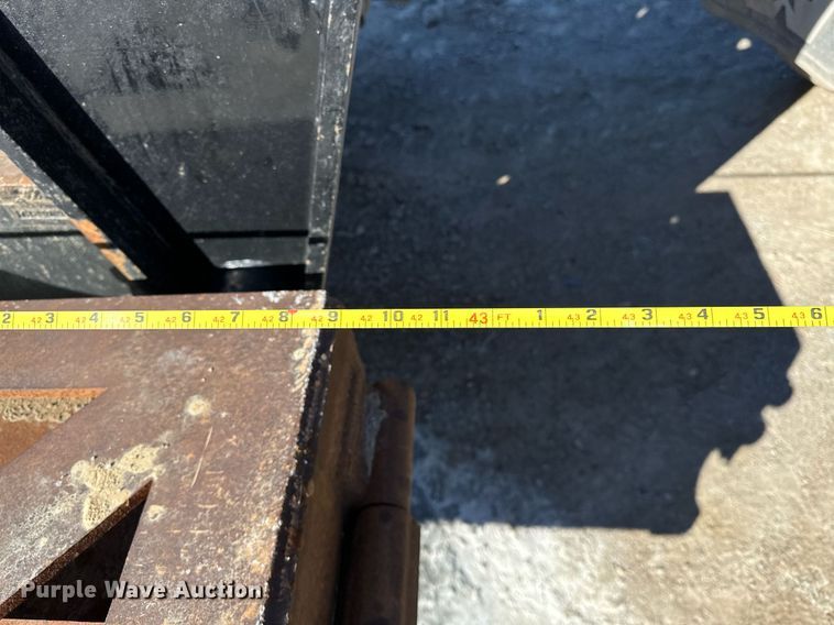 image for item LK9647 2013 Fontaine Magnitude 55H26 lowboy equipment trailer