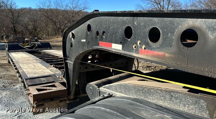 image for item LK9647 2013 Fontaine Magnitude 55H26 lowboy equipment trailer