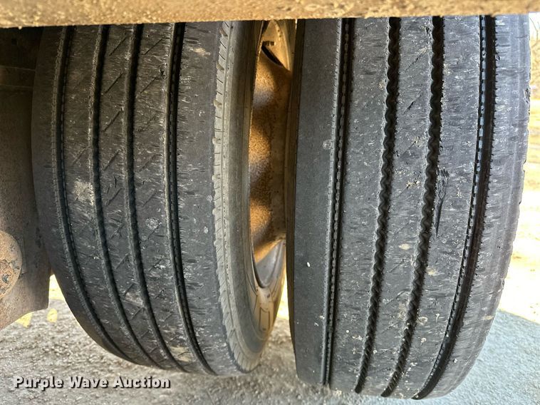 image for item LK9647 2013 Fontaine Magnitude 55H26 lowboy equipment trailer