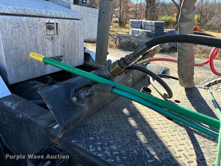 image for item LK9648 2013 Western Star 4900 semi truck