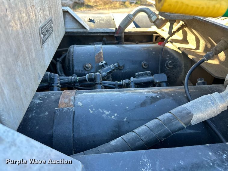 image for item LK9648 2013 Western Star 4900 semi truck