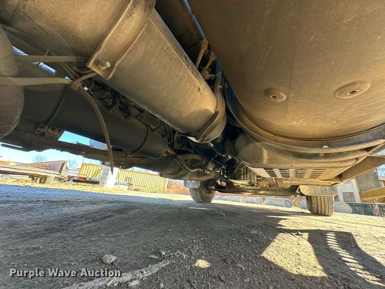 image for item LK9648 2013 Western Star 4900 semi truck