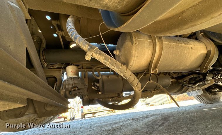 image for item LK9648 2013 Western Star 4900 semi truck