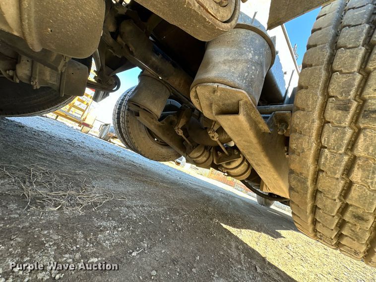 image for item LK9648 2013 Western Star 4900 semi truck