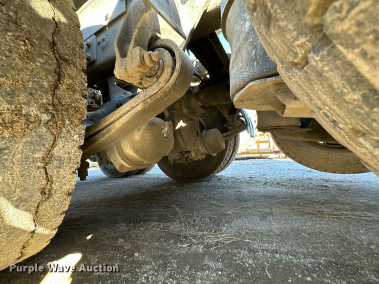 image for item LK9648 2013 Western Star 4900 semi truck