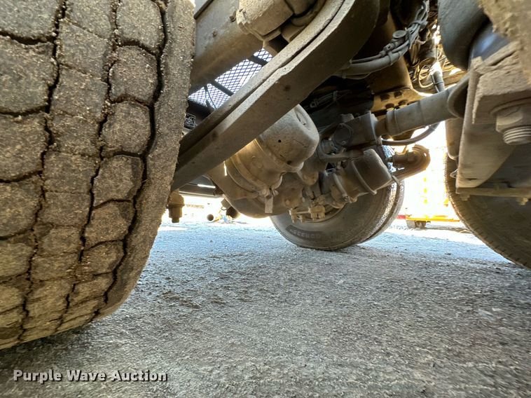 image for item LK9648 2013 Western Star 4900 semi truck