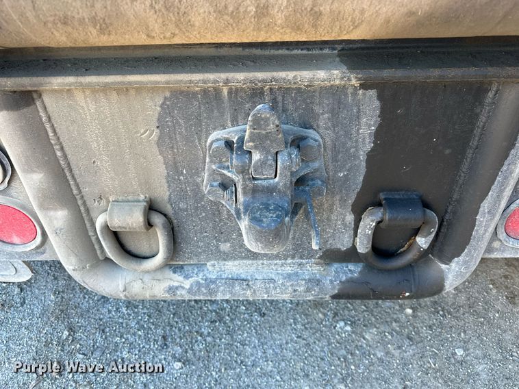 image for item LK9648 2013 Western Star 4900 semi truck