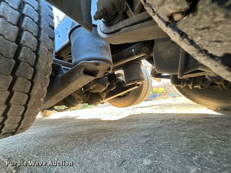 image for item LK9648 2013 Western Star 4900 semi truck