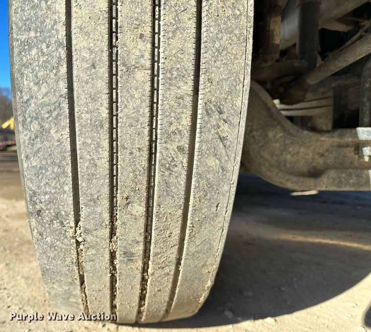 image for item LK9648 2013 Western Star 4900 semi truck