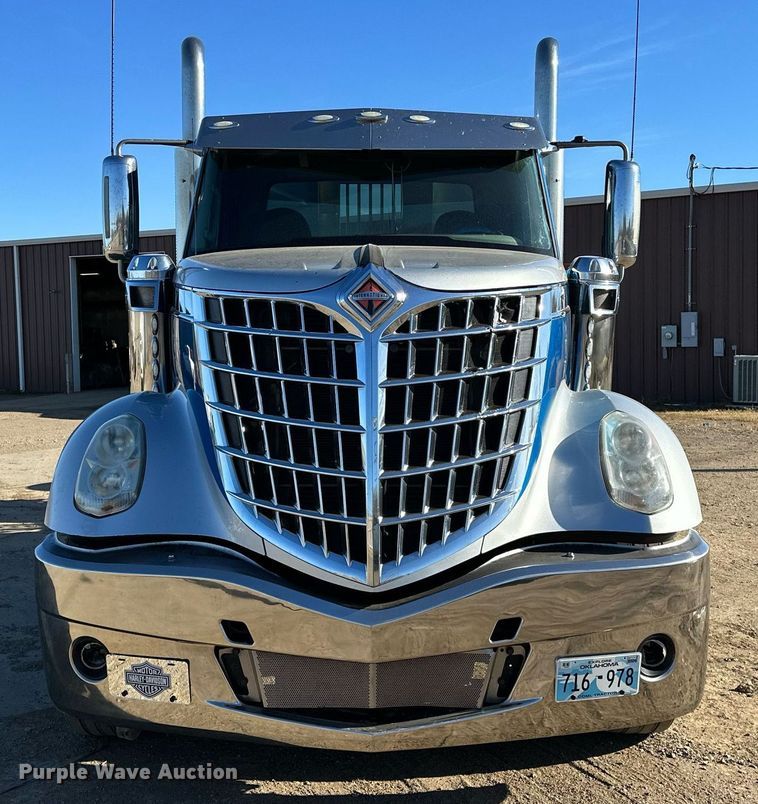 image for item LK9665 2016 International Lonestar  semi truck