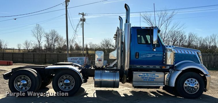 image for item LK9665 2016 International Lonestar  semi truck