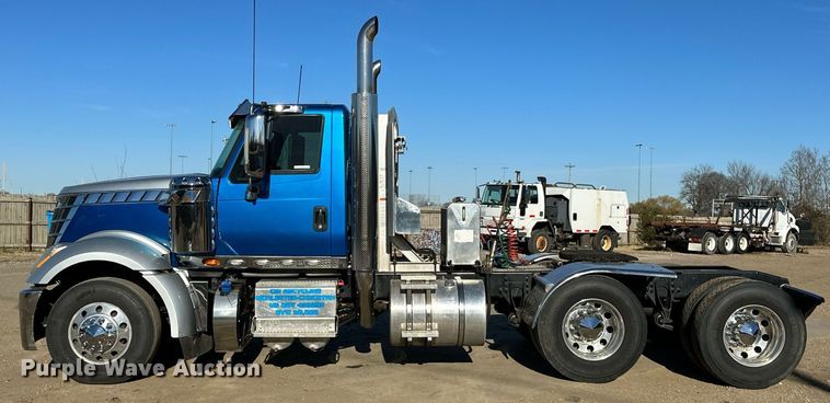 image for item LK9665 2016 International Lonestar  semi truck