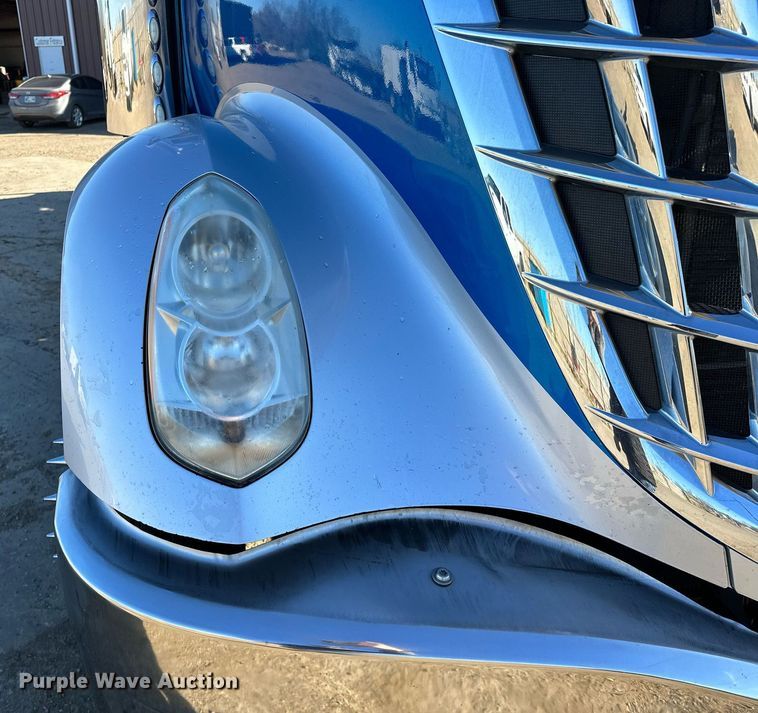 image for item LK9665 2016 International Lonestar  semi truck