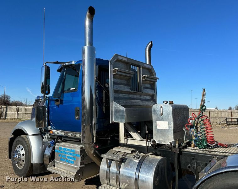 image for item LK9665 2016 International Lonestar  semi truck