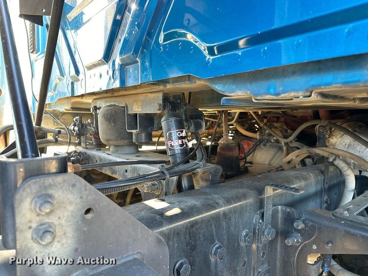 image for item LK9665 2016 International Lonestar  semi truck