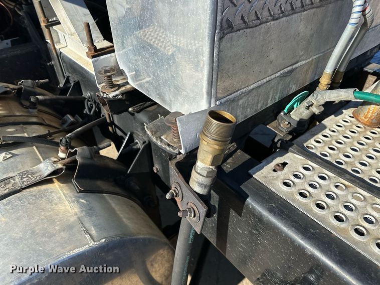 image for item LK9665 2016 International Lonestar  semi truck