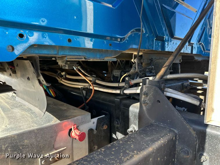 image for item LK9665 2016 International Lonestar  semi truck