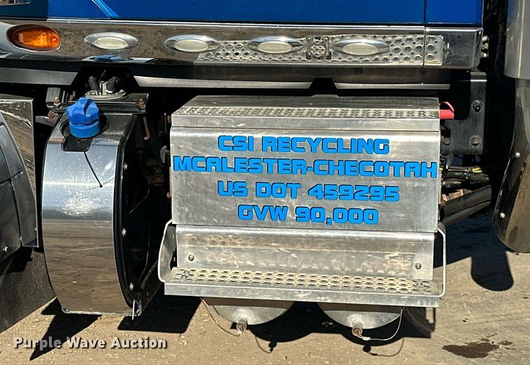 image for item LK9665 2016 International Lonestar  semi truck