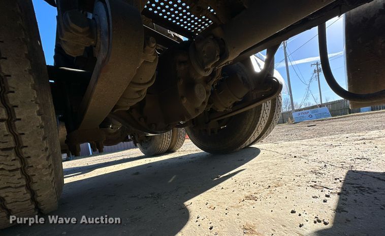 image for item LK9665 2016 International Lonestar  semi truck