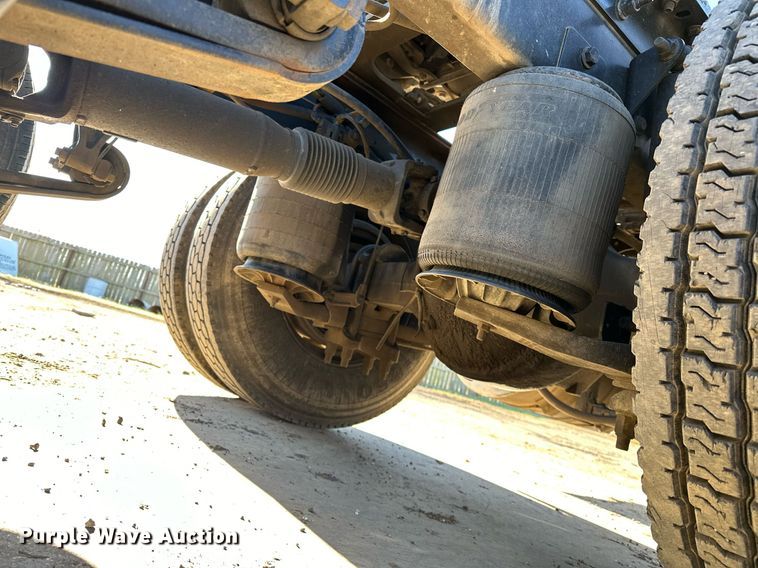 image for item LK9665 2016 International Lonestar  semi truck