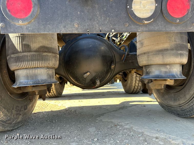 image for item LK9665 2016 International Lonestar  semi truck