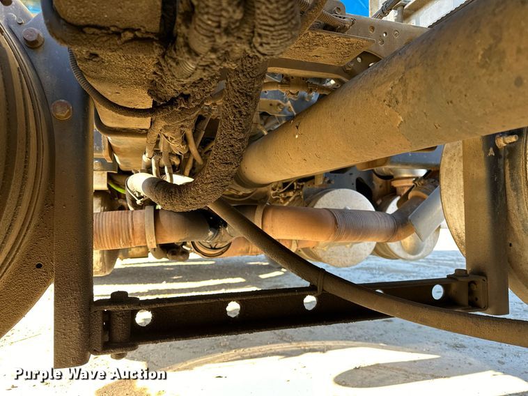 image for item LK9665 2016 International Lonestar  semi truck