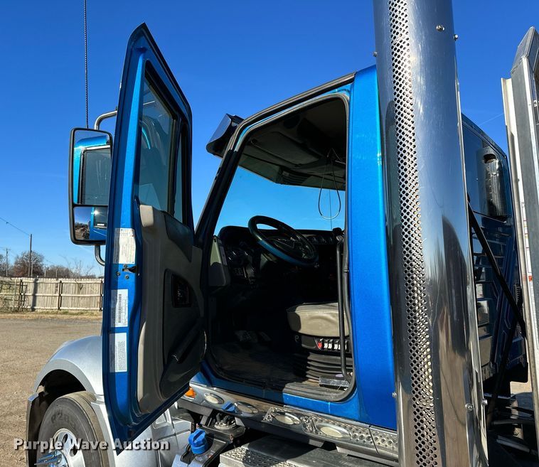 image for item LK9665 2016 International Lonestar  semi truck