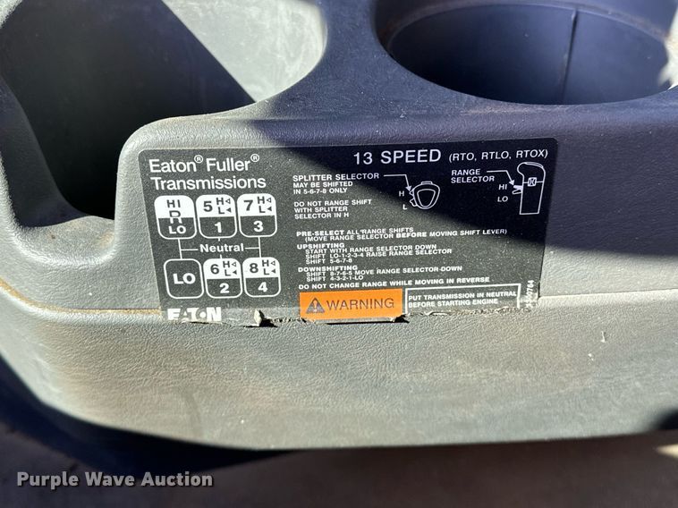 image for item LK9665 2016 International Lonestar  semi truck