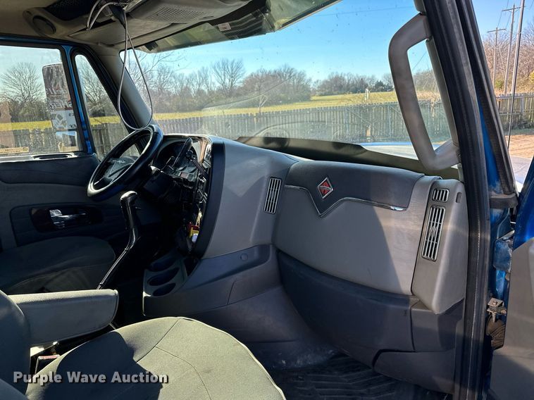 image for item LK9665 2016 International Lonestar  semi truck