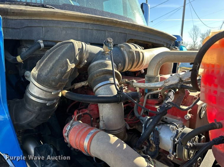 image for item LK9665 2016 International Lonestar  semi truck