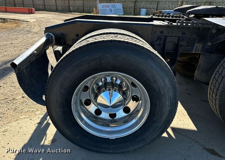 image for item LK9665 2016 International Lonestar  semi truck