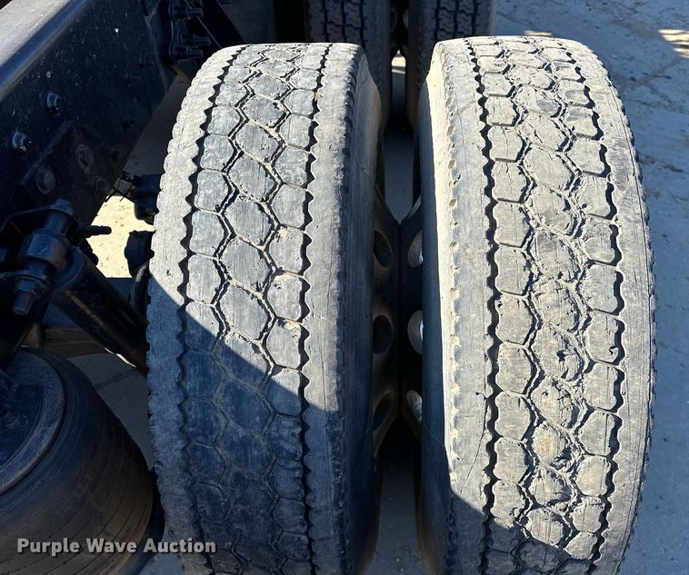 image for item LK9665 2016 International Lonestar  semi truck