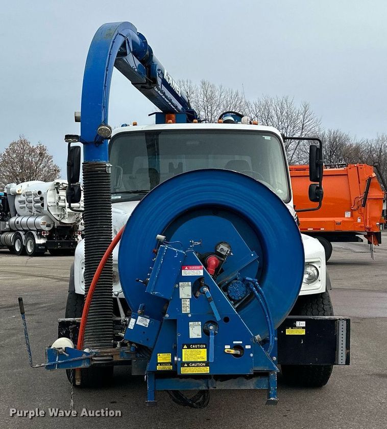 image for item LO9345 2007 Freightliner Business Class M2 106  sewer jetter truck