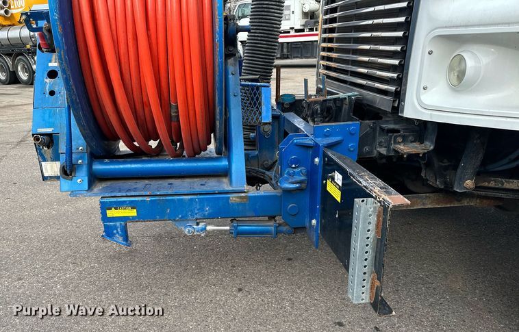 image for item LO9345 2007 Freightliner Business Class M2 106  sewer jetter truck