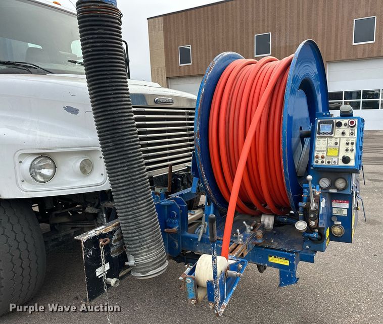 image for item LO9345 2007 Freightliner Business Class M2 106  sewer jetter truck