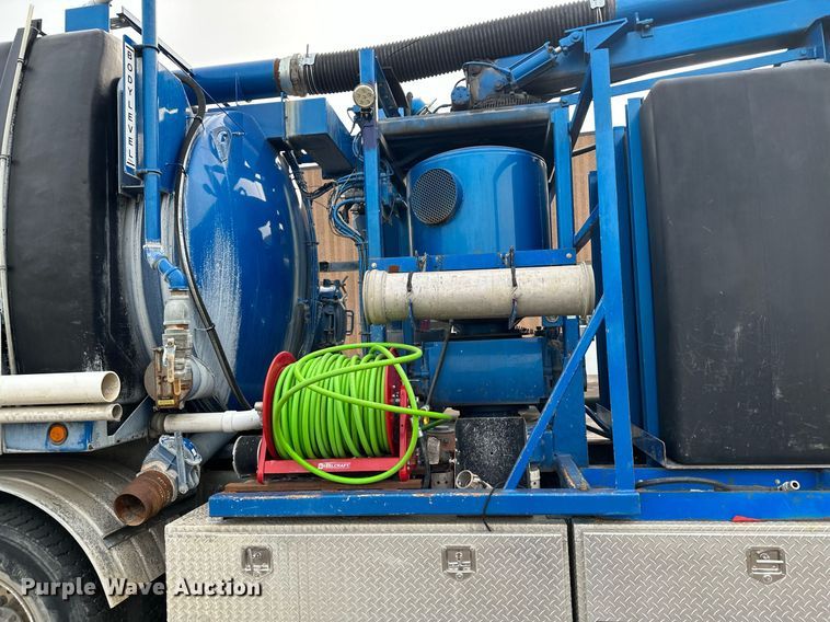 image for item LO9345 2007 Freightliner Business Class M2 106  sewer jetter truck