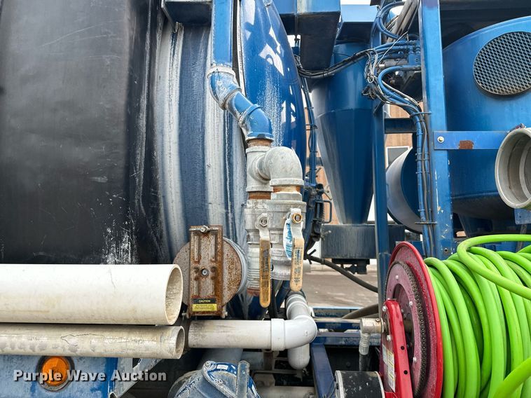 image for item LO9345 2007 Freightliner Business Class M2 106  sewer jetter truck