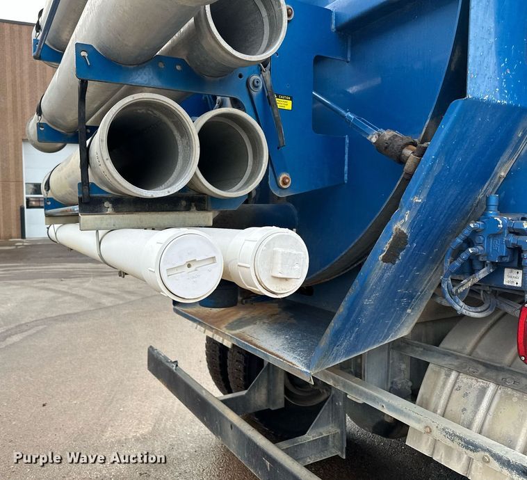 image for item LO9345 2007 Freightliner Business Class M2 106  sewer jetter truck