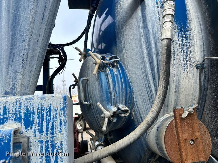 image for item LO9345 2007 Freightliner Business Class M2 106  sewer jetter truck