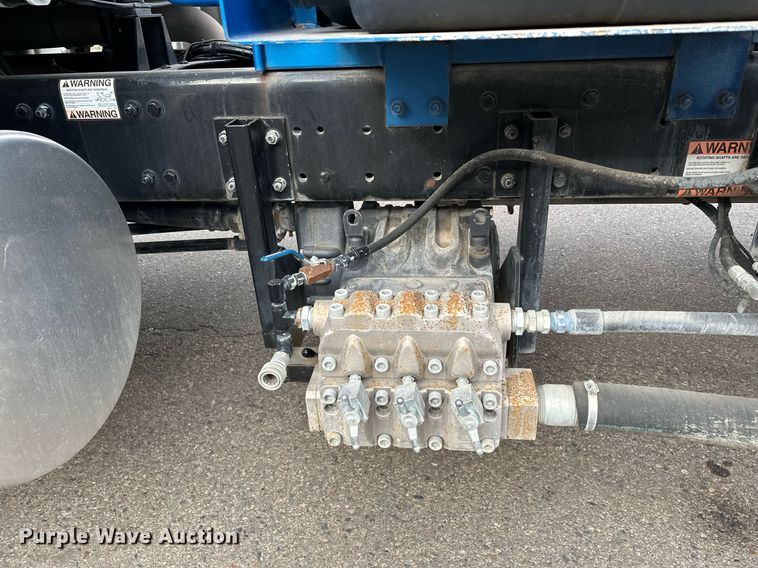 image for item LO9345 2007 Freightliner Business Class M2 106  sewer jetter truck