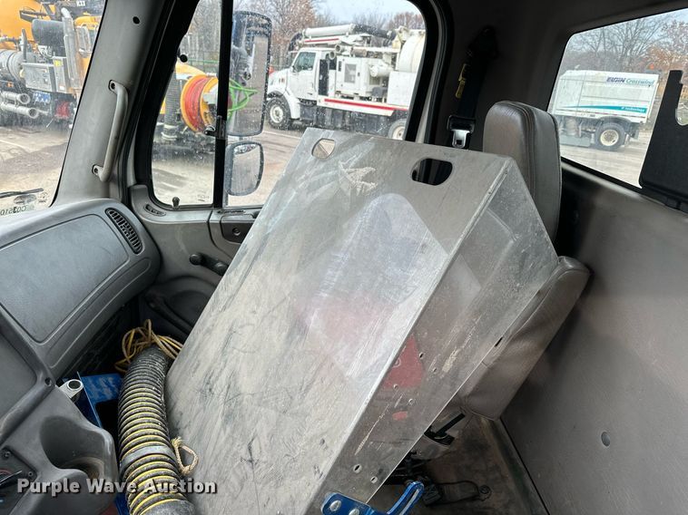 image for item LO9345 2007 Freightliner Business Class M2 106  sewer jetter truck