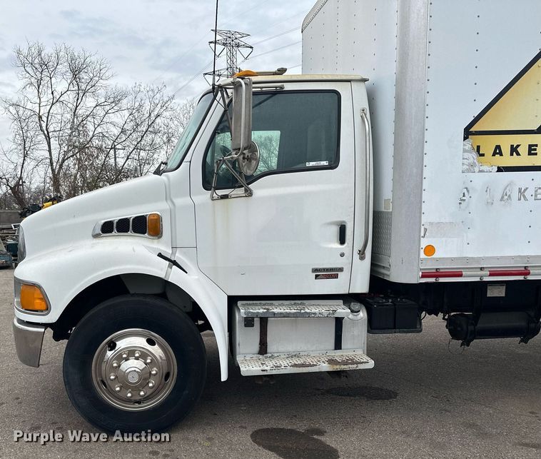 image for item LO9350 2005 Sterling Actera  box truck