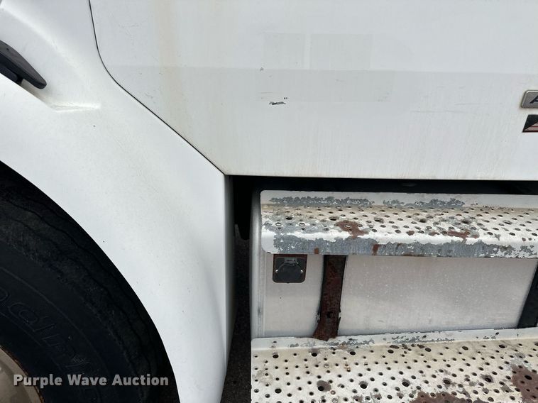 image for item LO9350 2005 Sterling Actera  box truck