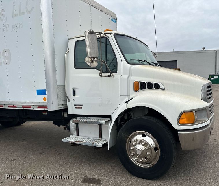 image for item LO9350 2005 Sterling Actera  box truck