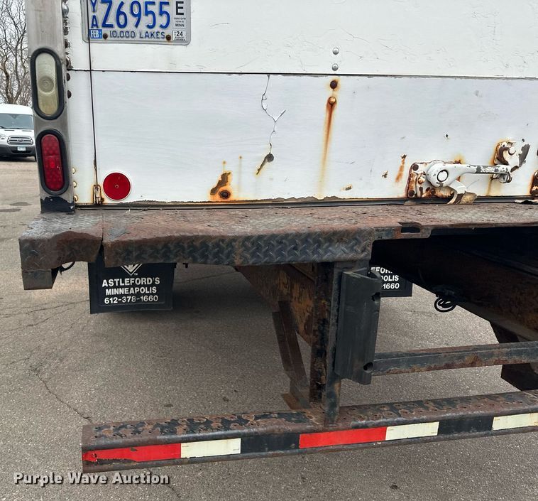 image for item LO9350 2005 Sterling Actera  box truck