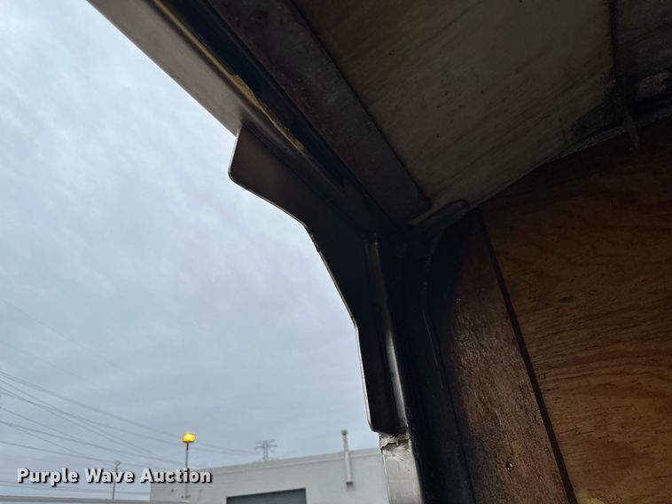 image for item LO9350 2005 Sterling Actera  box truck