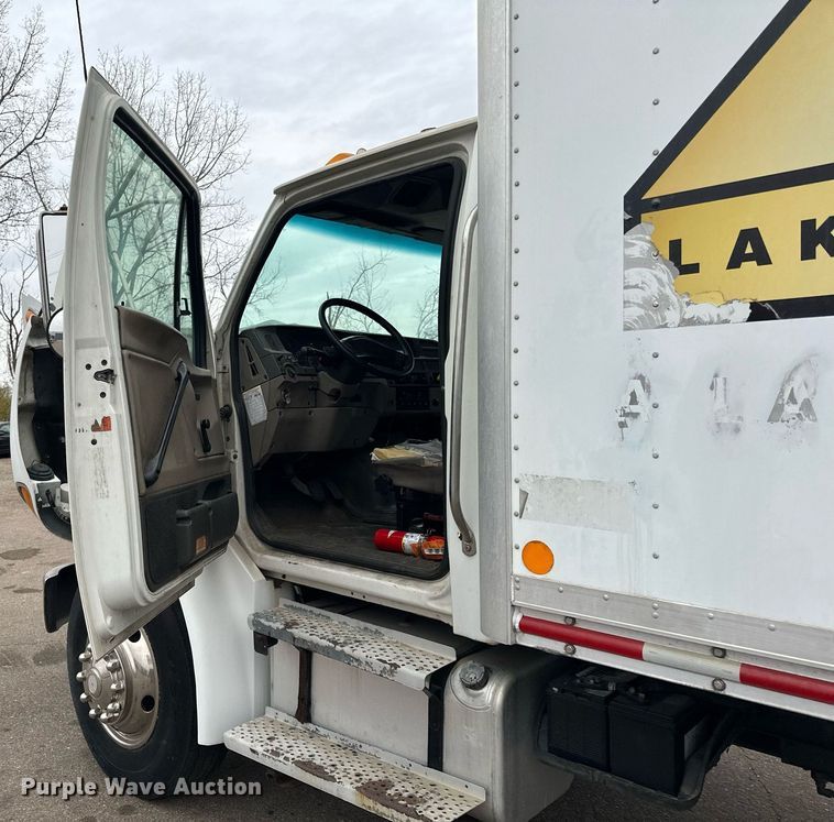 image for item LO9350 2005 Sterling Actera  box truck